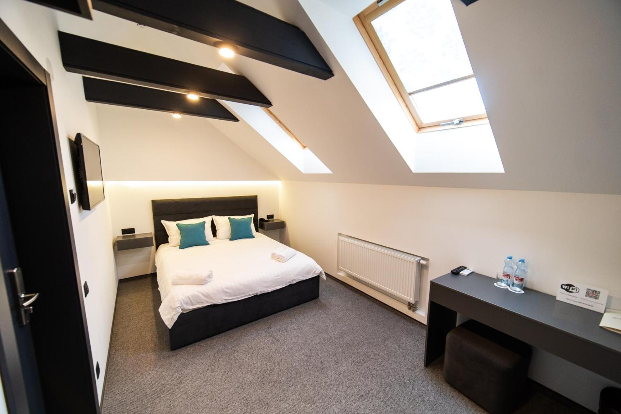 Royal Wood Hotel Rokytne  ภายนอก รูปภาพ