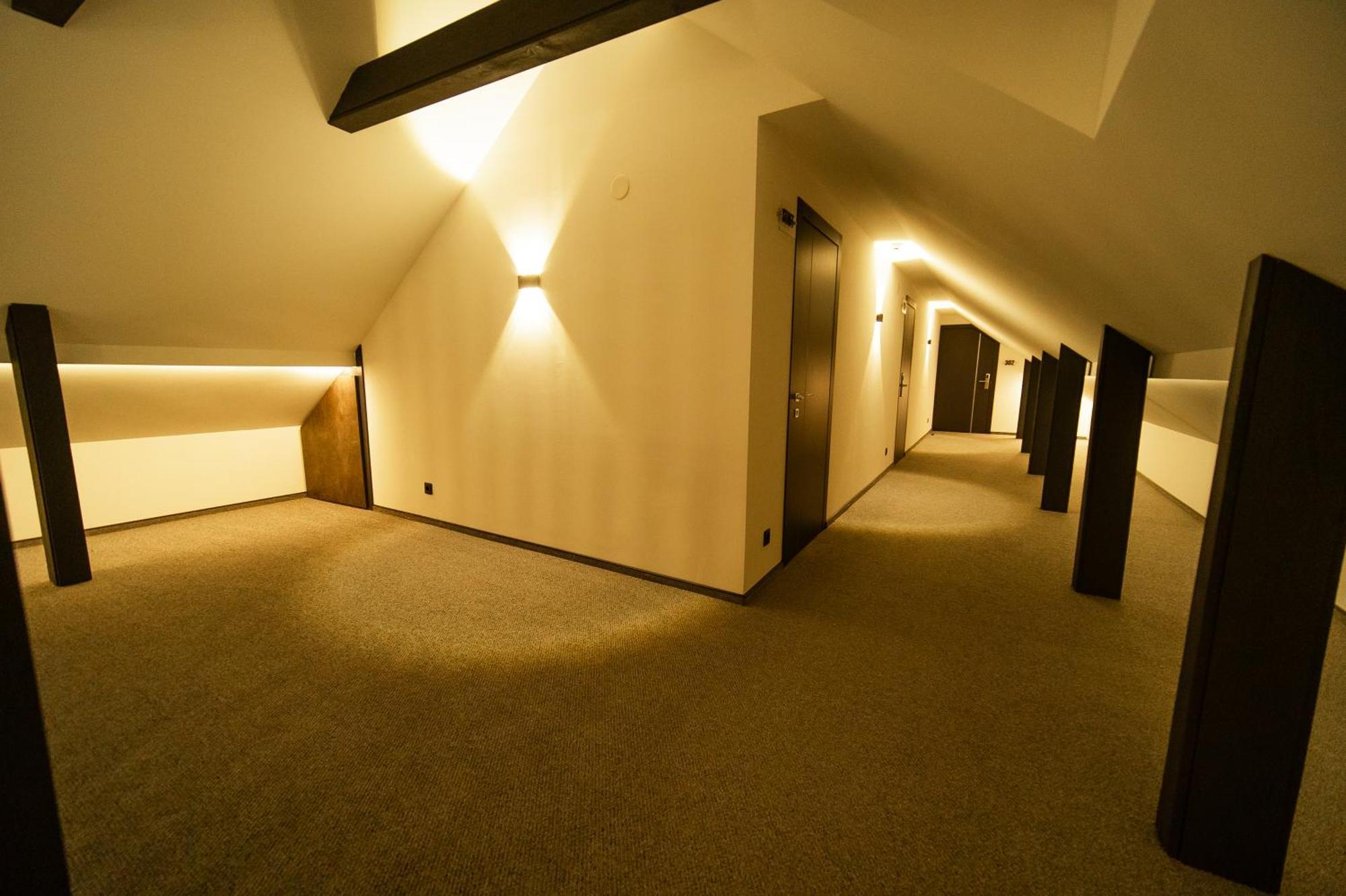 Royal Wood Hotel Rokytne  ภายนอก รูปภาพ