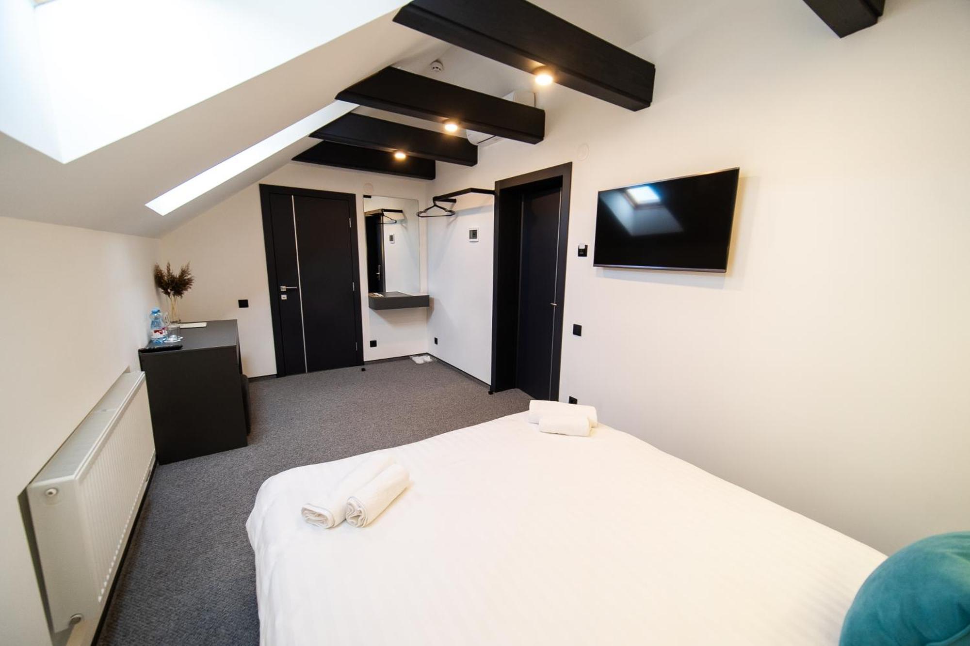 Royal Wood Hotel Rokytne  ภายนอก รูปภาพ