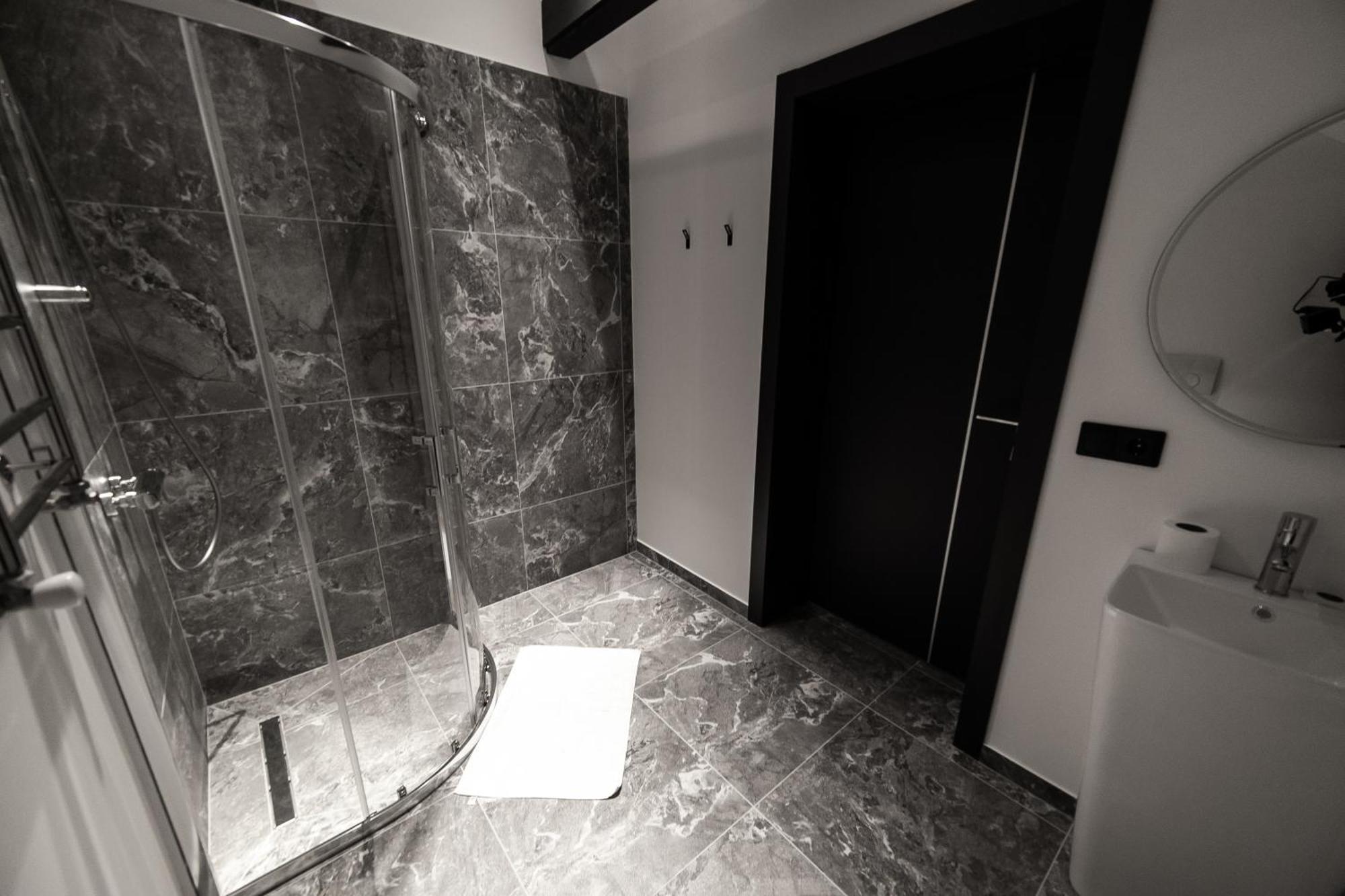 Royal Wood Hotel Rokytne  ภายนอก รูปภาพ