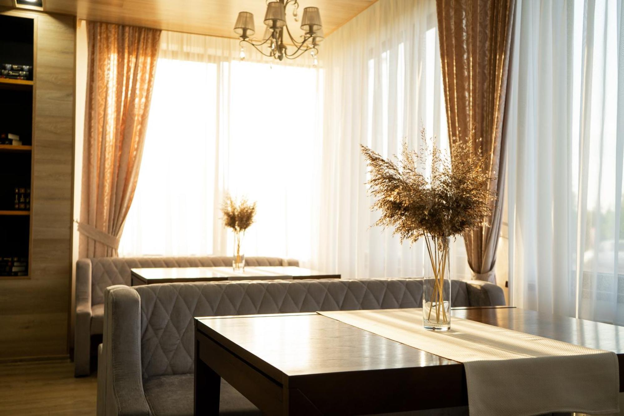 Royal Wood Hotel Rokytne  ภายนอก รูปภาพ